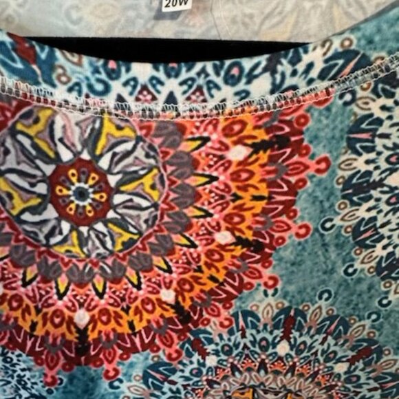 GORGEOUS BOHO  PRINT TOP   LARGE/XLARGE             #W - Picture 3 of 6
